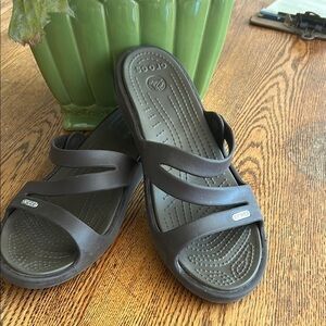 CROCS Patricia Wedge Brown Sandals